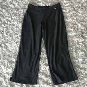 Nike small Capri yoga pants